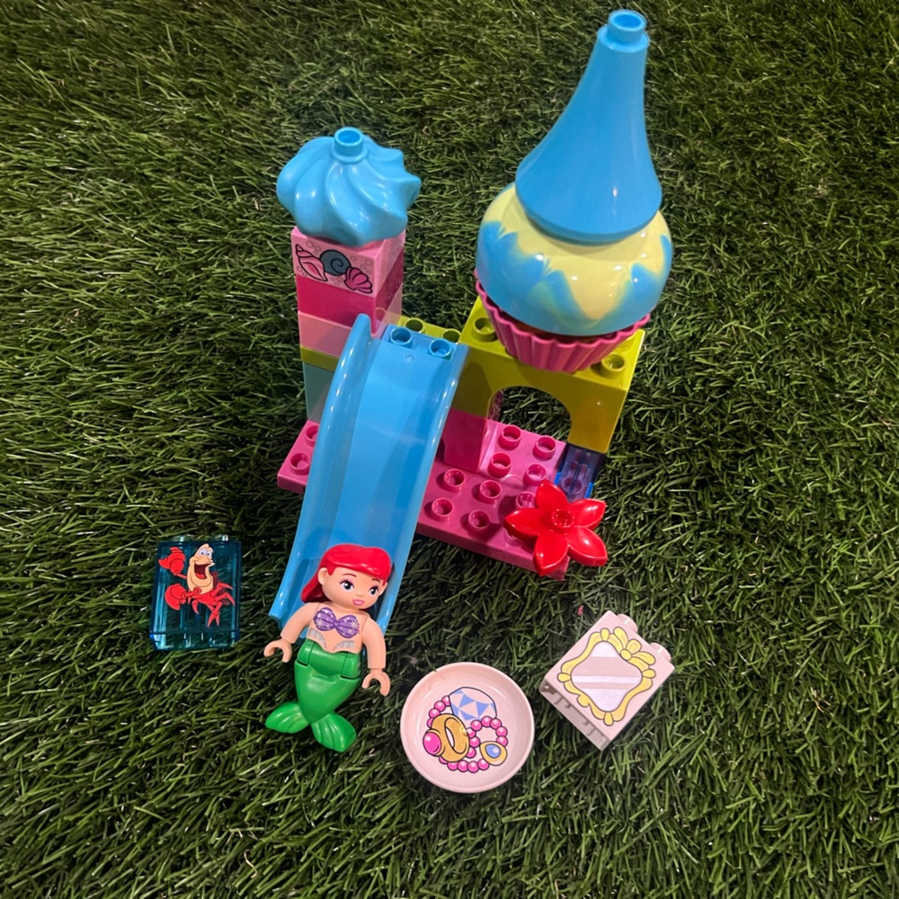 LEGO DUPLO - Retired Disney Princess Ariel’s Undersea Castle